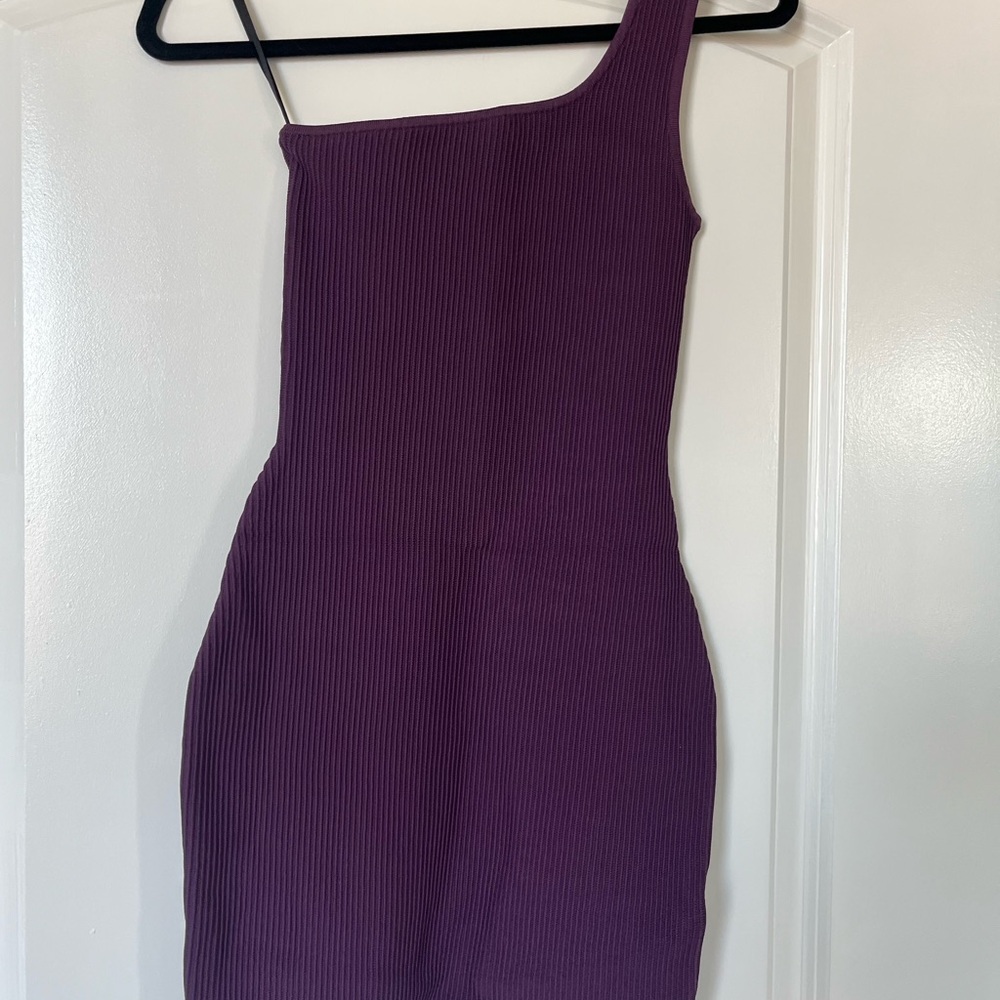 NWT Aritzia Babaton Sculpknit One-Shoulder Violet Mini Dress XS